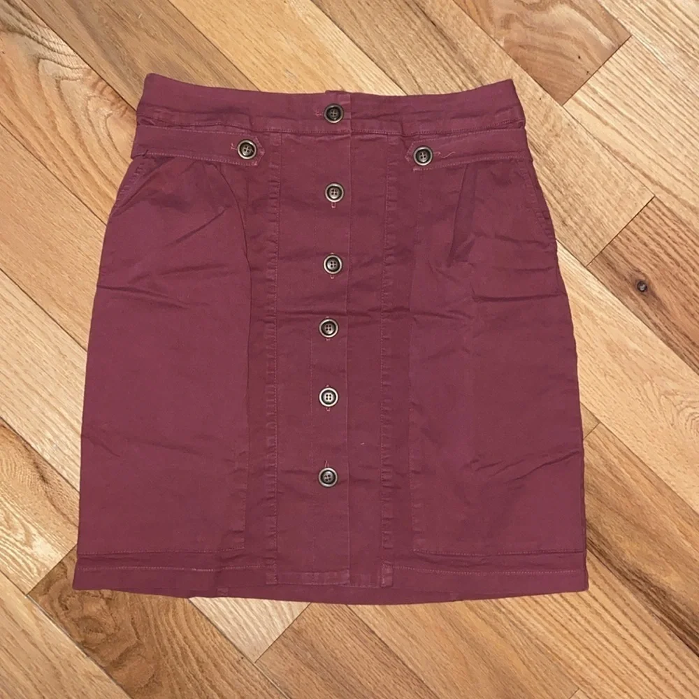 NWT Anthropologie brand AMADI Jupe Button Front Terra Cotta Mini Skirt size M
